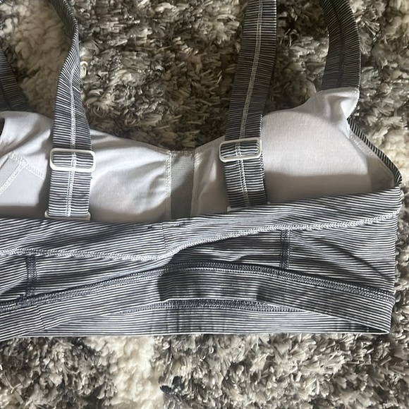 Lululemon Run: Engage Bra
Wee Are From Space White Combo - Picture 8 of 9